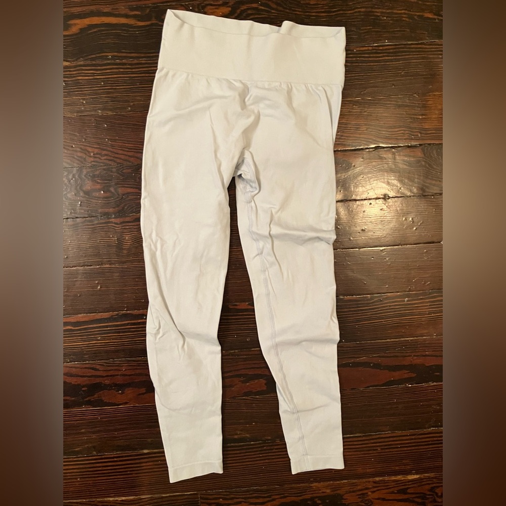 Built body brand seamless scrunch butt leggings in stone size medium